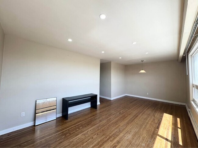 56 Cameron Ave in Toronto, ON - Building Photo - Building Photo