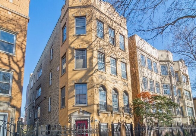 7531 N Seeley Ave, Unit 1