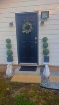 8323 Tudor Dr in Jonesboro, GA - Building Photo