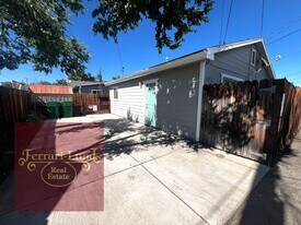 1651.5 G St in Sparks, NV - Building Photo