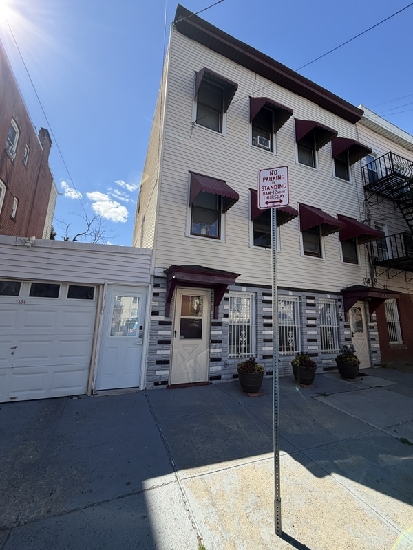 property at 638 N 5th St