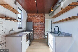 1900 Waterloo St in Philadelphia, PA - Foto de edificio - Building Photo