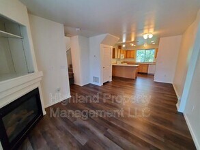 324 NE Whitman St in Pullman, WA - Foto de edificio - Building Photo