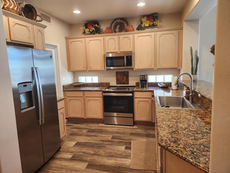 7114 E Sleepy Owl Way in Scottsdale, AZ - Building Photo