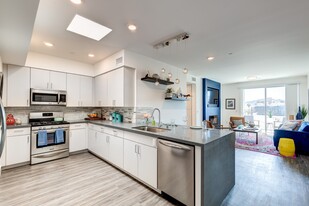 5555 Bonner Ave in Los Angeles, CA - Building Photo