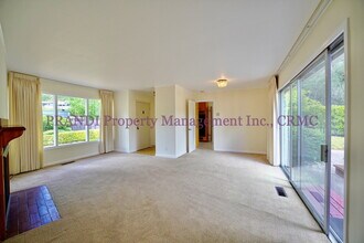 4 Holstein Rd in San Anselmo, CA - Building Photo - Building Photo