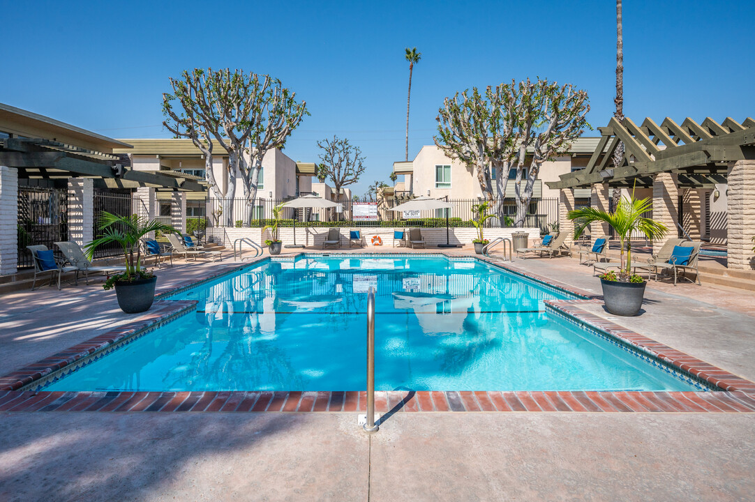 Regency Plaza Apartment Homes in Anaheim, CA - Foto de edificio