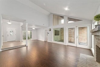 7107 Plaza Del Sol Dr in Houston, TX - Building Photo - Building Photo