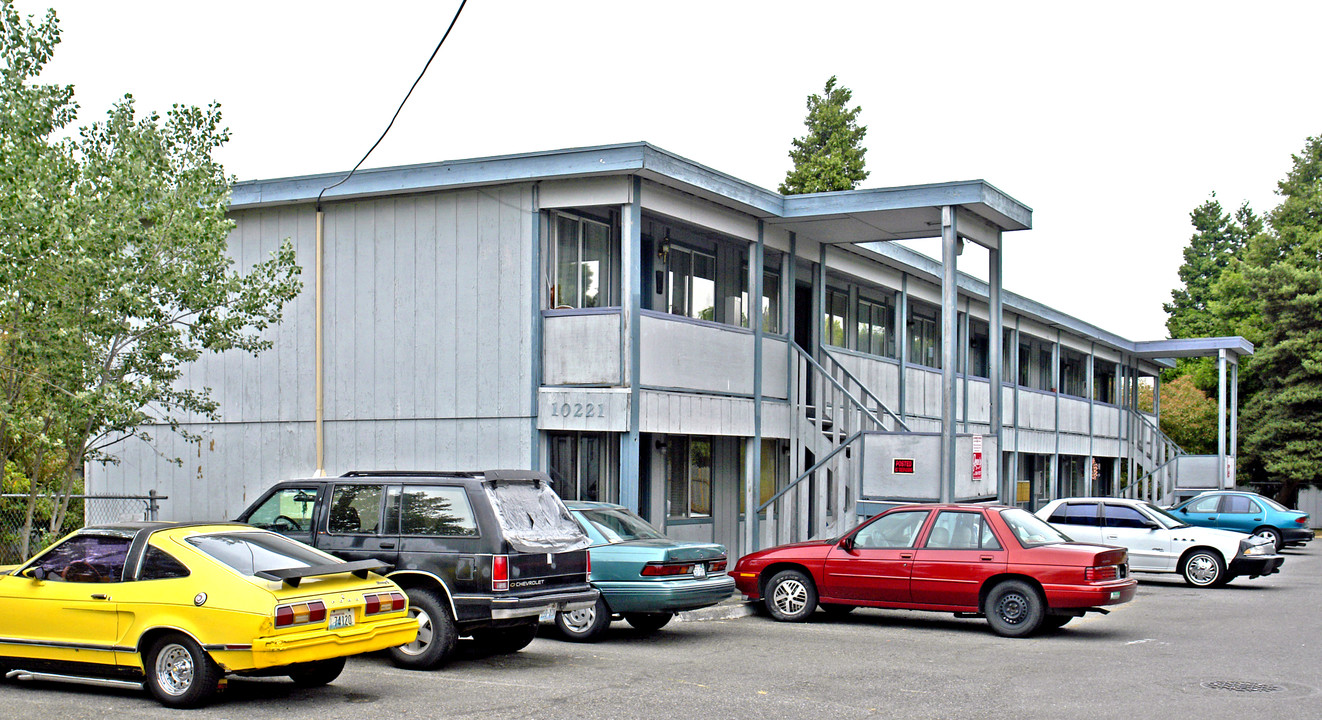 Rainier Vista in Tacoma, WA - Building Photo