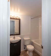 Parkview in Edmonton, AB - Building Photo - Building Photo