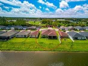 3558 74th Ave Cir E in Sarasota, FL - Foto de edificio - Building Photo