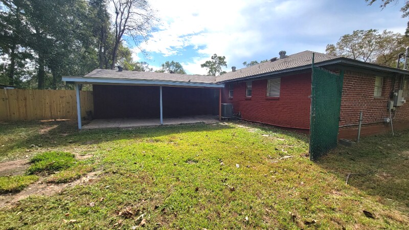 2100 Hill Top Ct in Conroe, TX - Building Photo