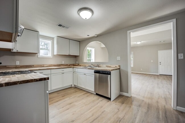 property at 1900 S R St