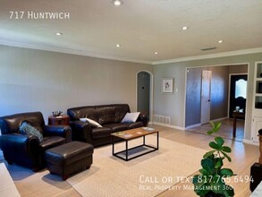717 Huntwich Dr in Bedford, TX - Building Photo - Building Photo