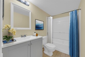 6065 NW 186th St, Unit 107 in Hialeah, FL - Building Photo - Building Photo