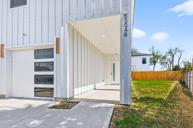 property at 5304 Lynnfield St