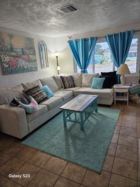 56 Margaret Rd in Ormond Beach, FL - Foto de edificio