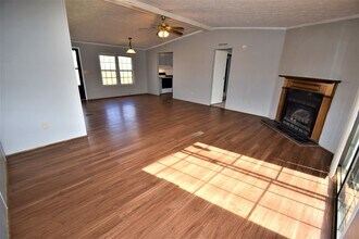 4210 Marthas Chapel Rd in Cunningham, TN - Building Photo - Building Photo