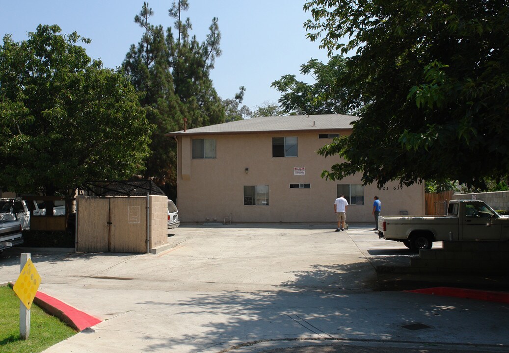 621-637 Grape St in El Cajon, CA - Building Photo