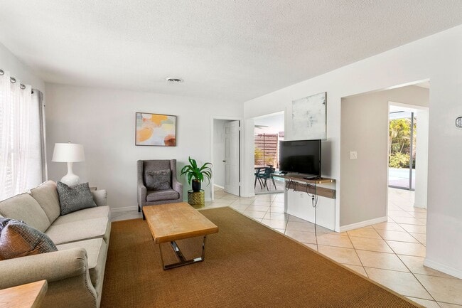 2476 Britannia Rd in Sarasota, FL - Building Photo - Building Photo