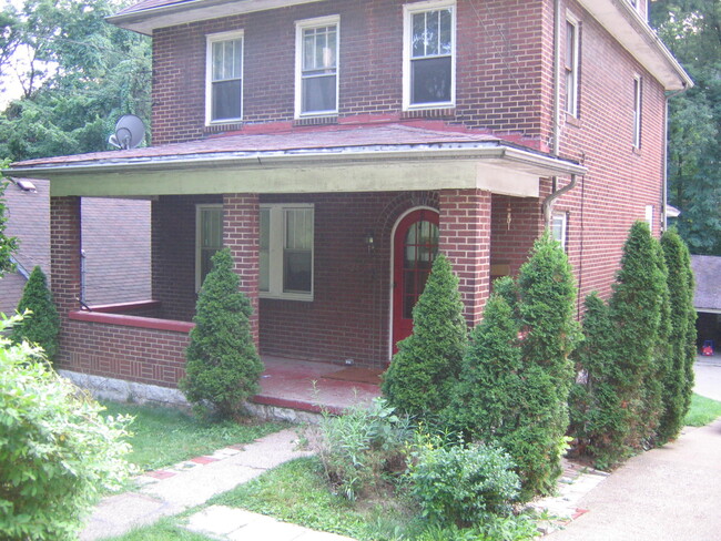 property at 423 Braddock Rd