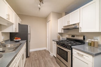Tesota Four Hills in Albuquerque, NM - Building Photo - Building Photo