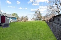 202 Sylvester Rd photo'