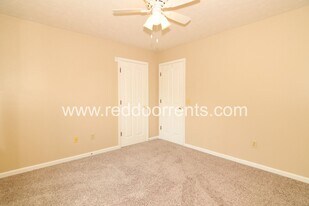 12854 S Fleetwood Dr in Carmel, IN - Building Photo