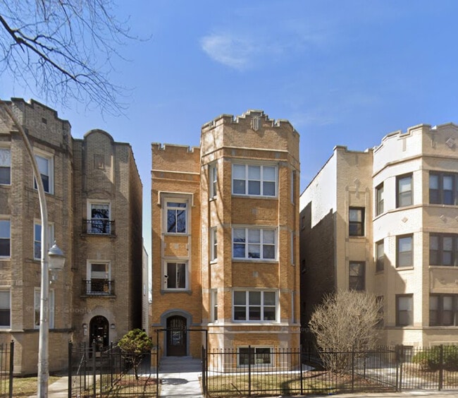 property at 6322 N Francisco Ave