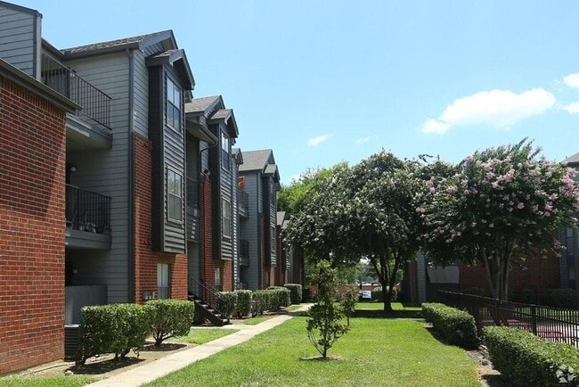 property at 1400 Clarewood Dr