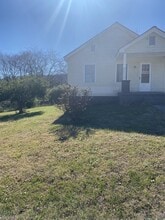 327 Hayes St in Woodbury, TN - Building Photo - Building Photo