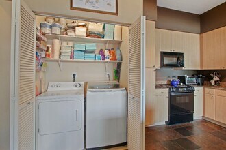 388 E Ocean Blvd in Long Beach, CA - Building Photo - Building Photo