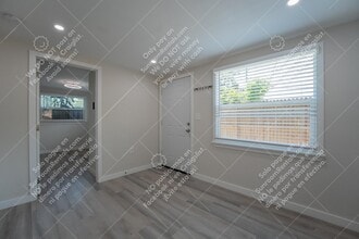 606 4th Ave NW in Largo, FL - Building Photo - Building Photo