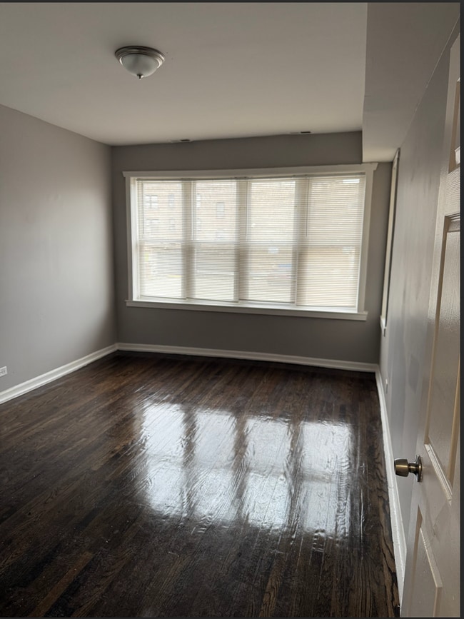 1607 N LeClaire Ave, Unit 1