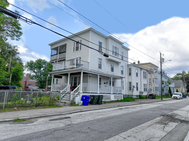 312-318 Concord St in Manchester, NH - Foto de edificio - Building Photo