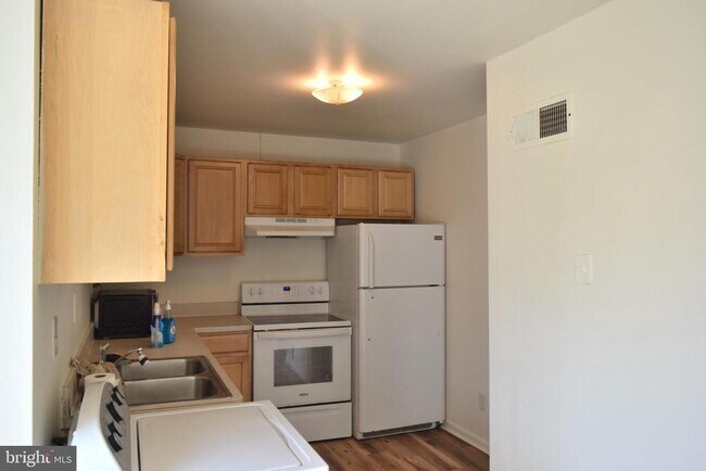 106 Hughey Ct in Fredericksburg, VA - Building Photo - Building Photo