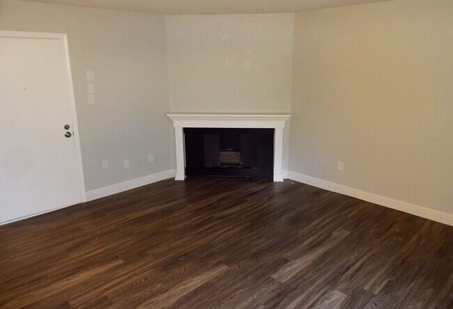 2302 G St in Sacramento, CA - Building Photo - Building Photo