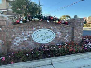 7961 Southwind Cir in Huntington Beach, CA - Building Photo - Building Photo