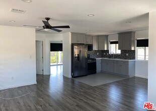 3176 Casitas Ave in Los Angeles, CA - Building Photo - Building Photo