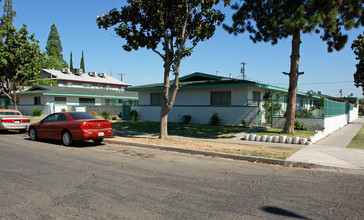 Princeton Terrace in Fresno, CA - Foto de edificio - Building Photo