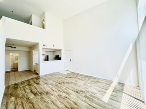 3518 Dunn Dr-Unit -203 in Los Angeles, CA - Building Photo - Building Photo