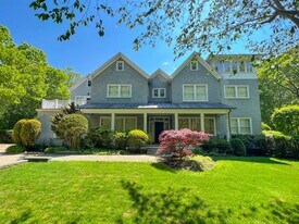 118 Water Mill Towd Rd in Water Mill, NY - Building Photo