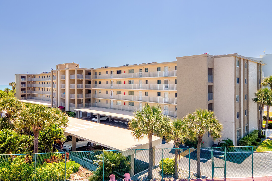 Cocoa Beach Towers in Cocoa Beach, FL - Building Photo