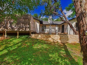 6108 Shadow Valley Dr in Austin, TX - Foto de edificio - Building Photo