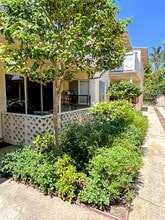 10739 Francis Pl, Unit 10739 Francis Place in Los Angeles, CA - Building Photo - Building Photo