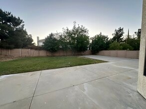 42263 Valley Vista Dr in Lancaster, CA - Building Photo - Building Photo