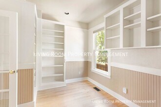 2715 NW Savier St in Portland, OR - Building Photo - Building Photo