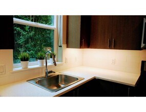 110 N Blandena St in Portland, OR - Building Photo - Building Photo