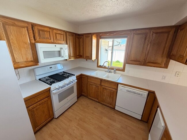 19321 E 8th Ave in Spokane Valley, WA - Building Photo - Building Photo