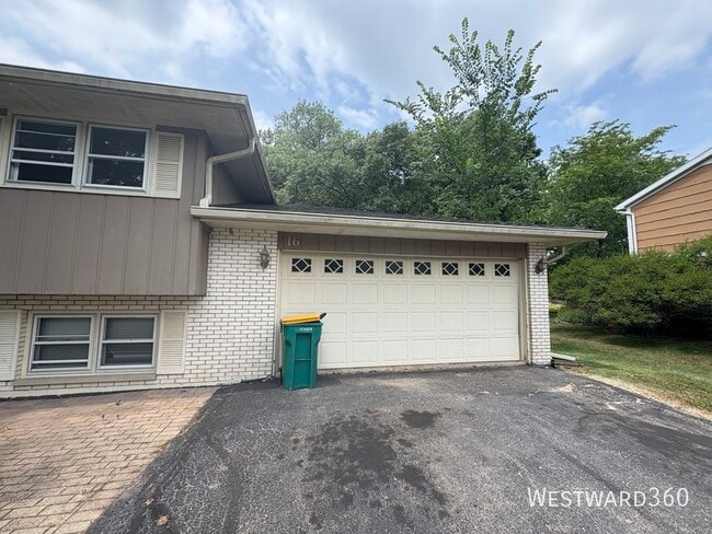 16 Longwood Dr in Joliet, IL - Building Photo - Building Photo